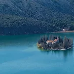 Amazing Home In Sibenik Puljane