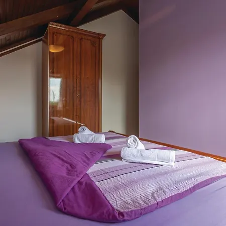 Holiday home Amazing In Sibenik With 4 Bedrooms, Wifi And Outdoor Swimming Pool *