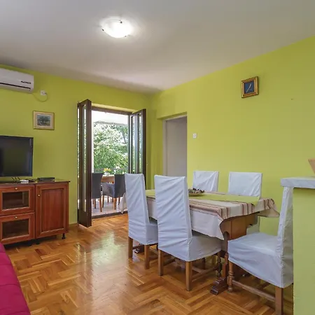Holiday home Amazing In Sibenik With 4 Bedrooms, Wifi And Outdoor Swimming Pool *