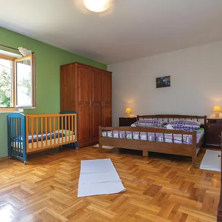 Holiday home Amazing In Sibenik With 4 Bedrooms, Wifi And Outdoor Swimming Pool