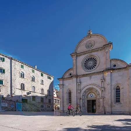 Holiday home Amazing In Sibenik With 4 Bedrooms, Wifi And Outdoor Swimming Pool Puljane
