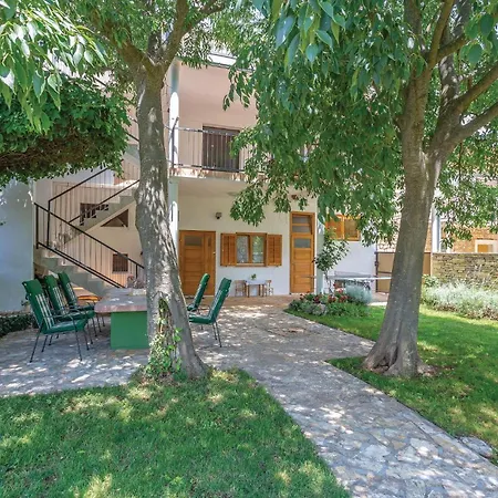 Holiday home Amazing In Sibenik With 4 Bedrooms, Wifi And Outdoor Swimming Pool