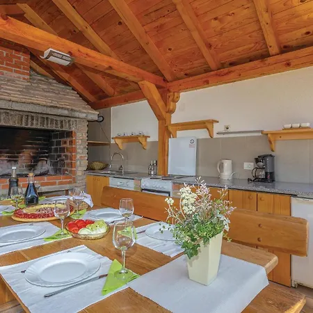 Amazing In Sibenik With 4 Bedrooms, Wifi And Outdoor Swimming Pool *