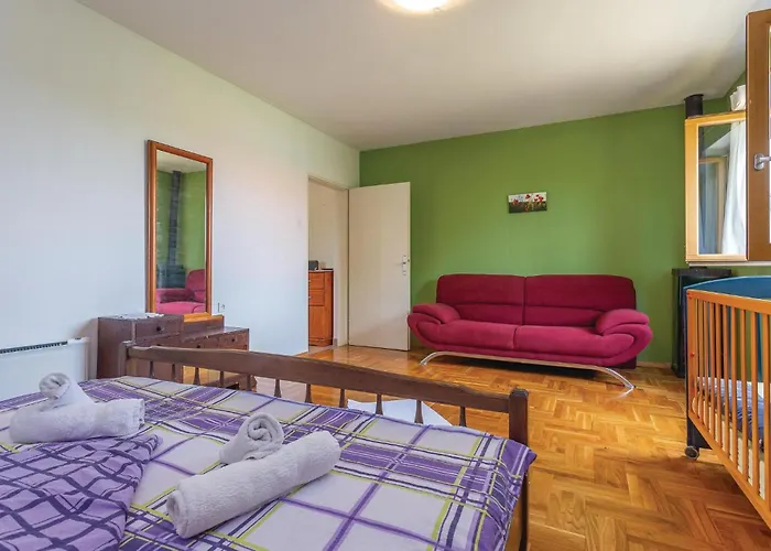 Cozy In Sibenik With Sauna