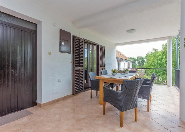 Amazing Home In Sibenik Holiday home Puljane